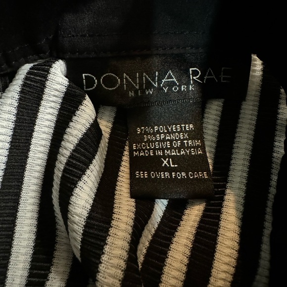 Donna Rae Top - Picture 4 of 4
